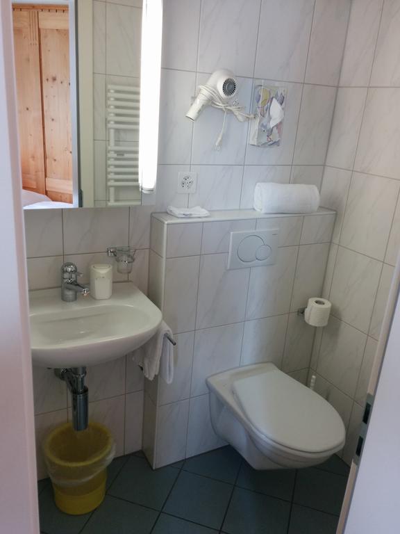 Hotel Terminus Samedan Habitación foto